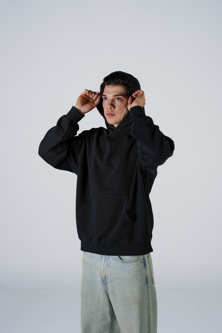 Hoodie Semi Oversize Soft Wash Negra French Terry 420 Gsm