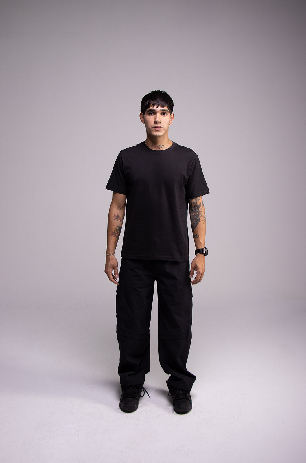 Playera Negra Slim Fit 200 GSM