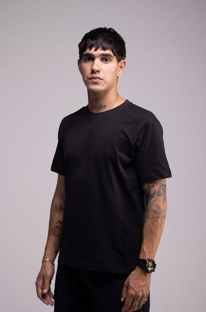 Playera Negra Slim Fit 200 GSM