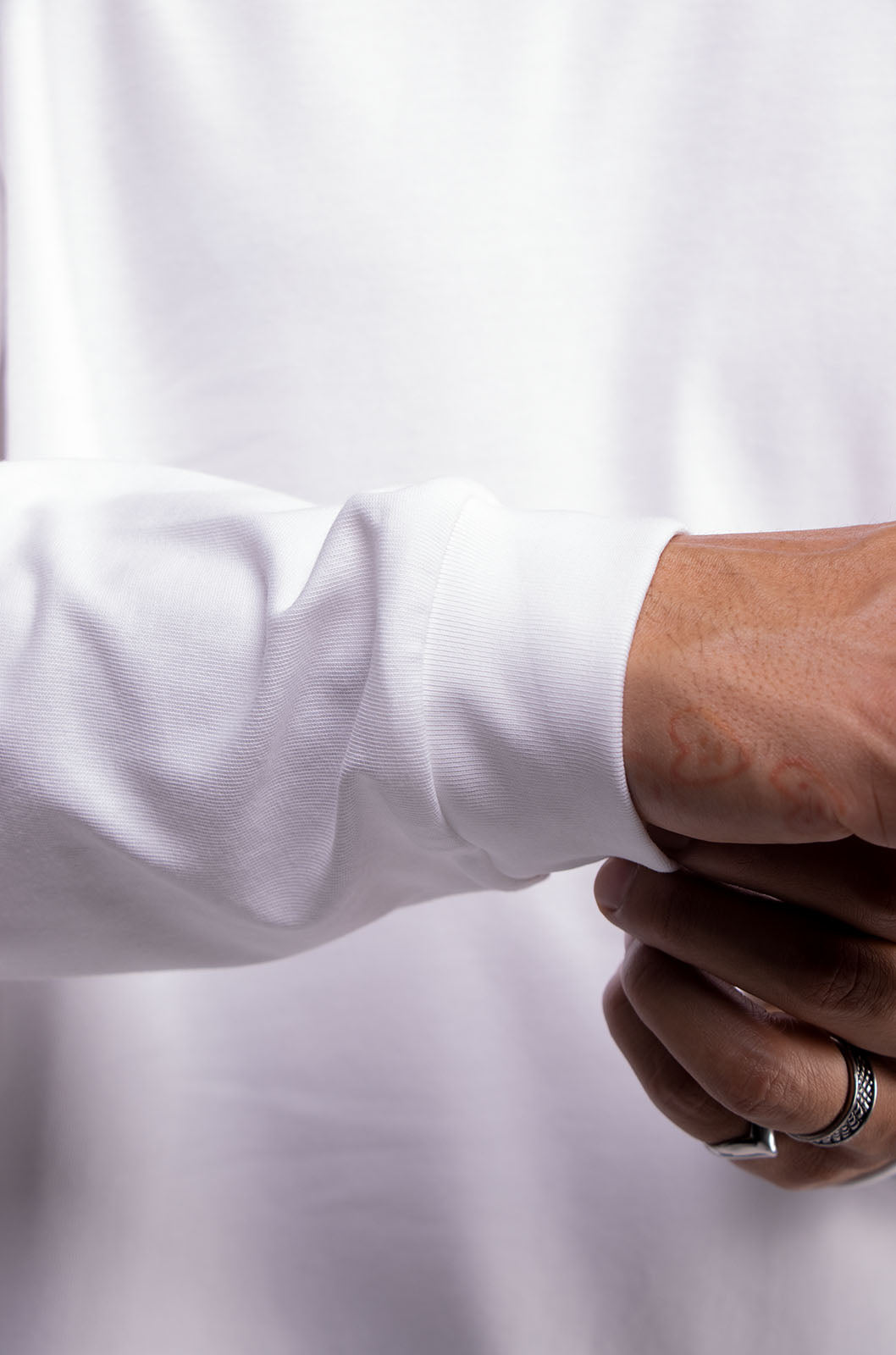 Playera Semi Oversize Blanca Manga Larga 275 GSM