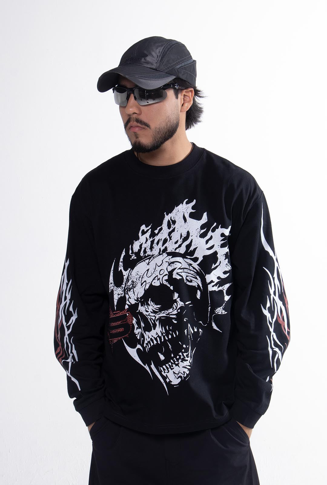 Playera "Hell Born" Manga Larga 275 Gsm Negra