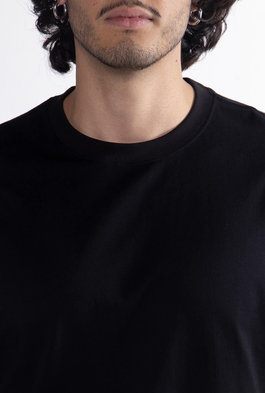 Playera Negra Slim Fit 200 GSM