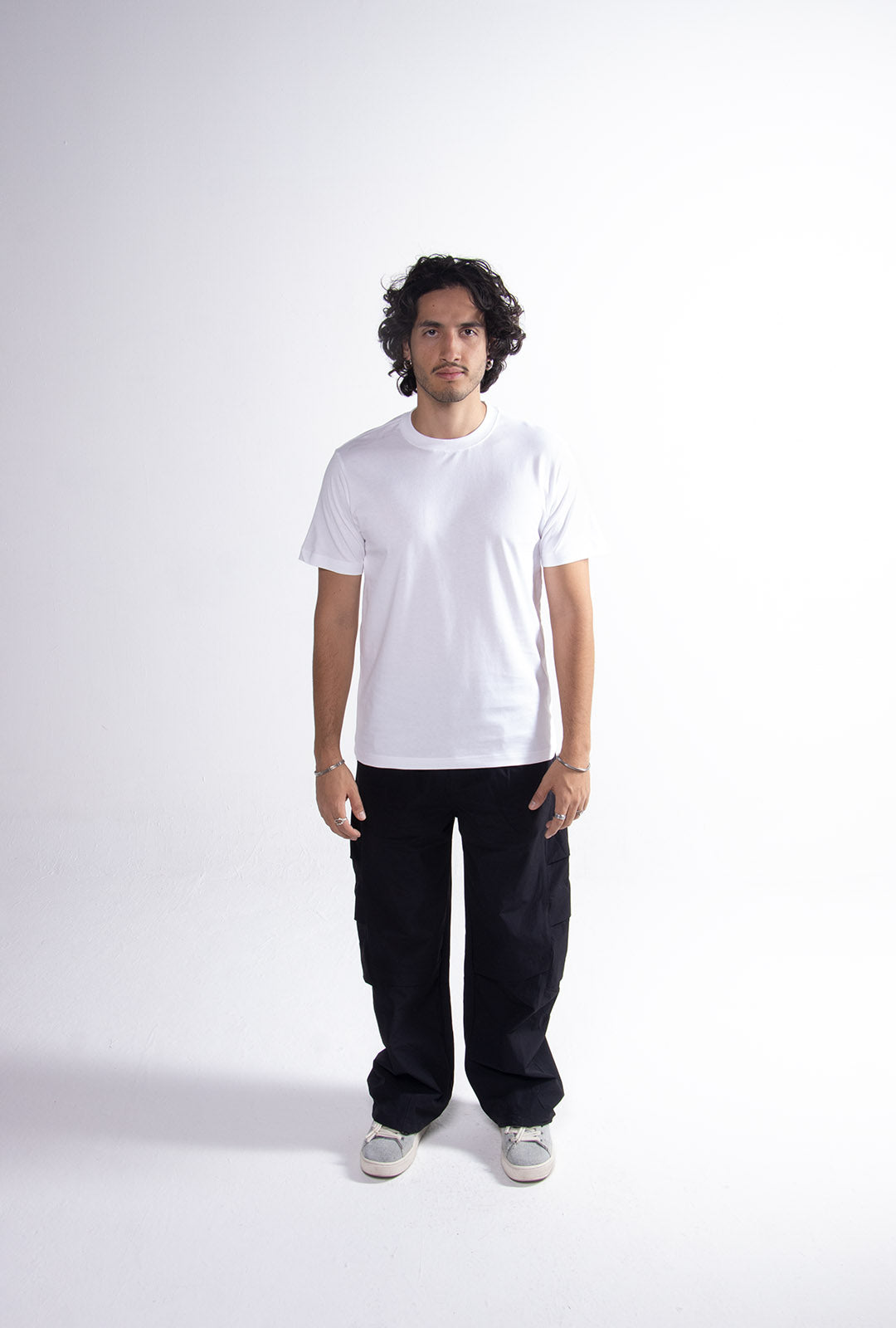 Playera Blanca Slim Fit 200 GSM